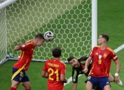 开云下载-包含极致风采！足球豪强再掀争霸战火的词条