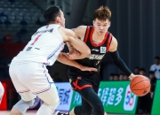 开云体育直播-山东男篮迎战强敌，继续征战