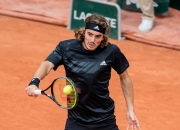 开云体育APP下载-包含美国网球队完胜欧洲网球队，西西帕斯统治全场的词条