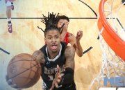 开云下载-爵士绝杀灰熊，麦科勒姆高光表现