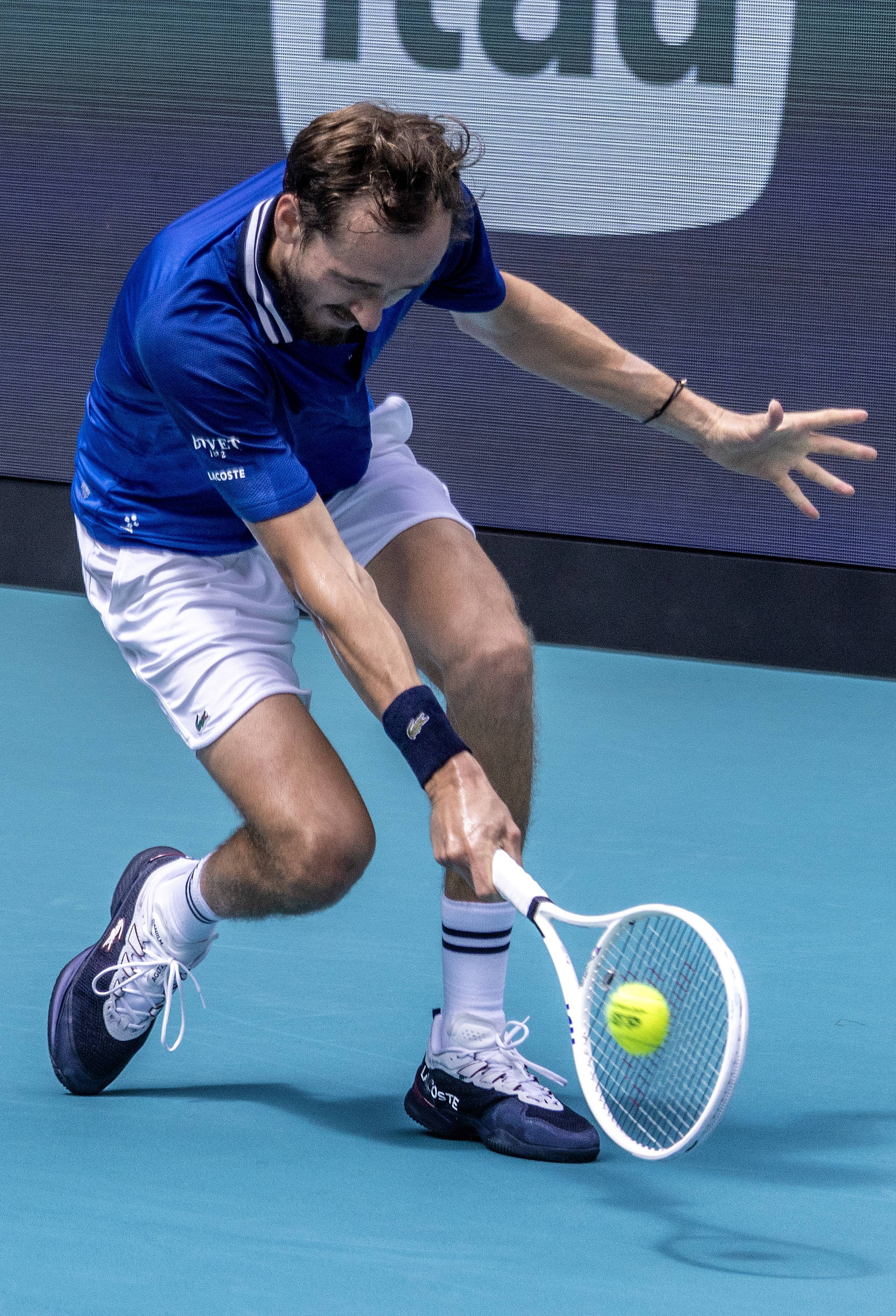 英国网球队血洗德国网球队，梅德韦杰夫打破历史纪录的简单介绍