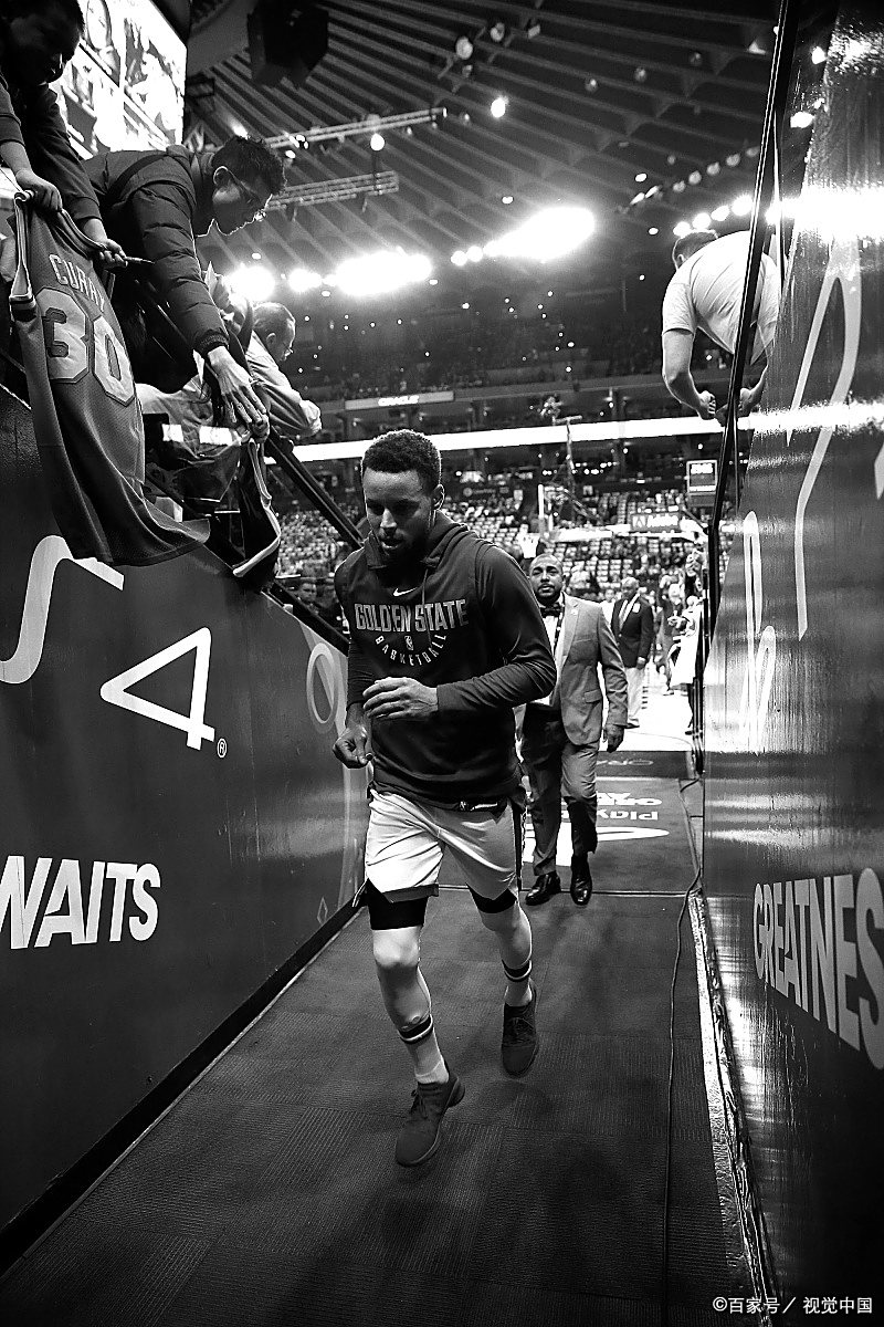 包含骑士鏖战公牛，欧文惊艳四座的词条