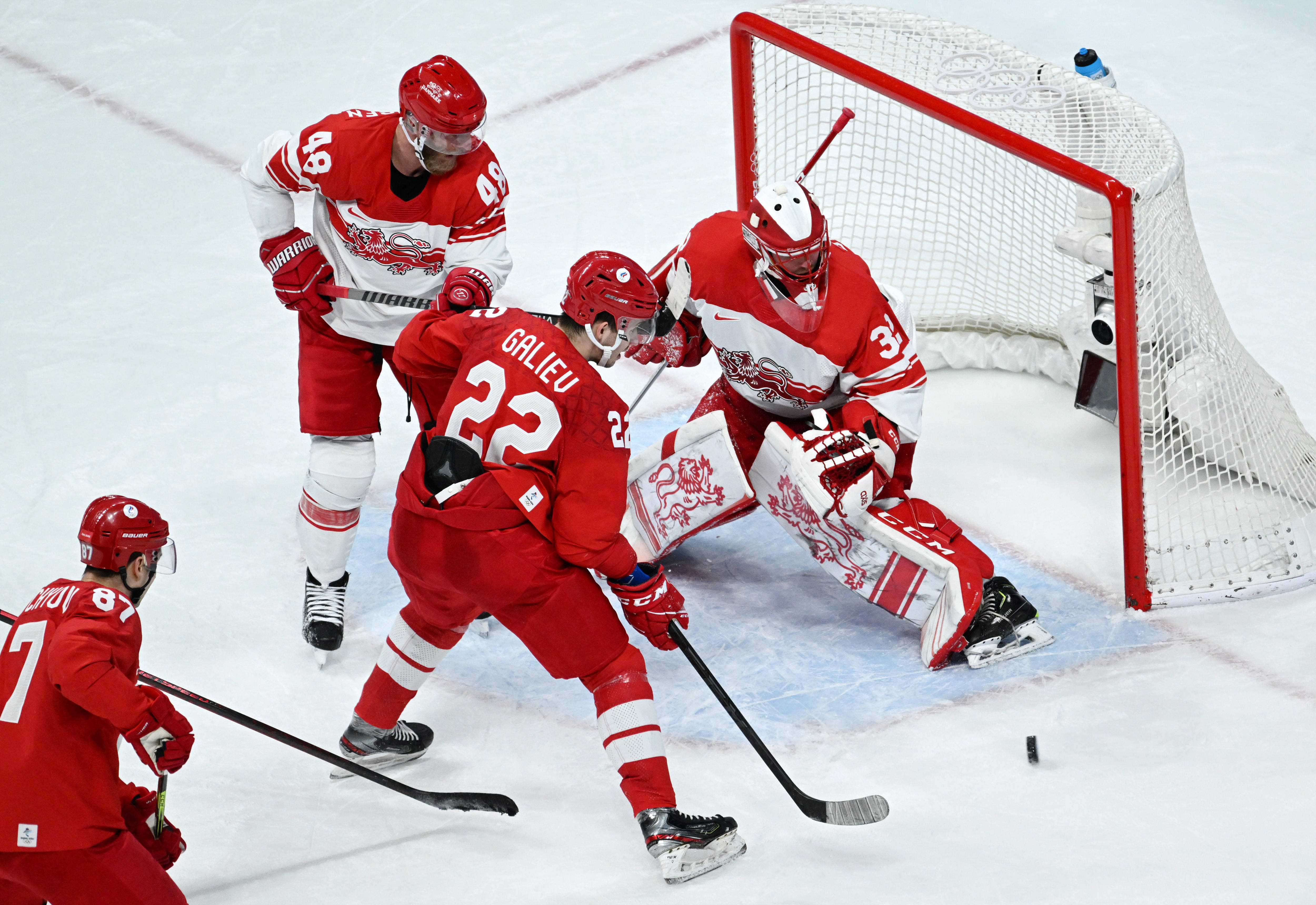 力量对决:丹麦队与俄罗斯队争胜 力量对决:丹麦队与俄罗斯队争胜