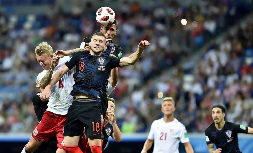 力量对决:丹麦队与俄罗斯队争胜 力量对决:丹麦队与俄罗斯队争胜