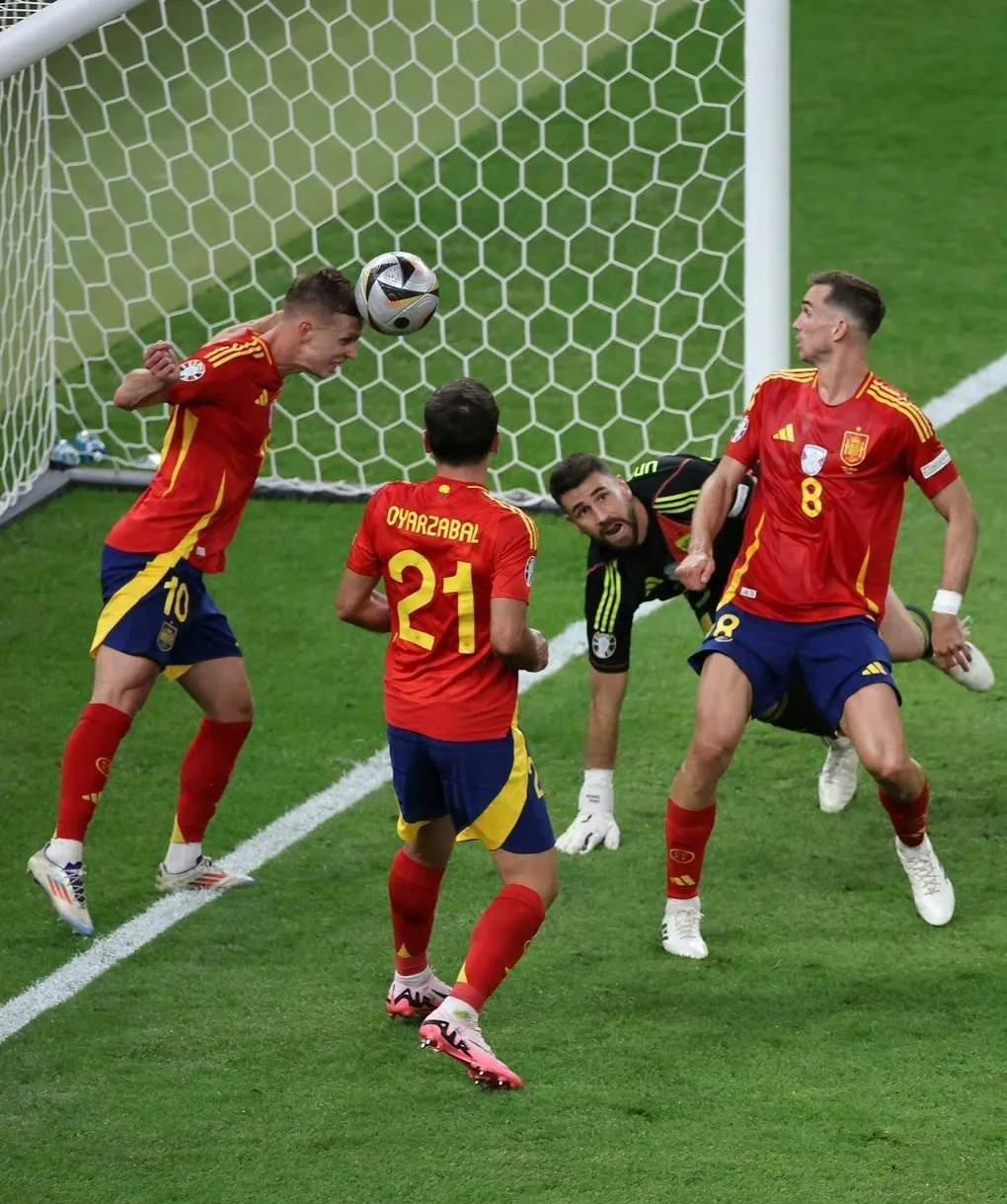 包含极致风采!足球豪强再掀争霸战火的词条 包含极致风采!足球豪强再掀争霸战火的词条