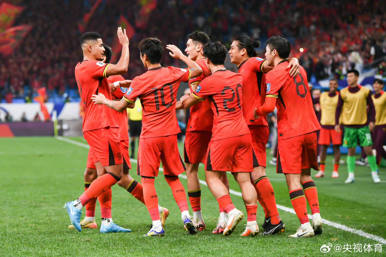 关于精彩足球对决全方位呈现，胜者跃升巅峰的信息