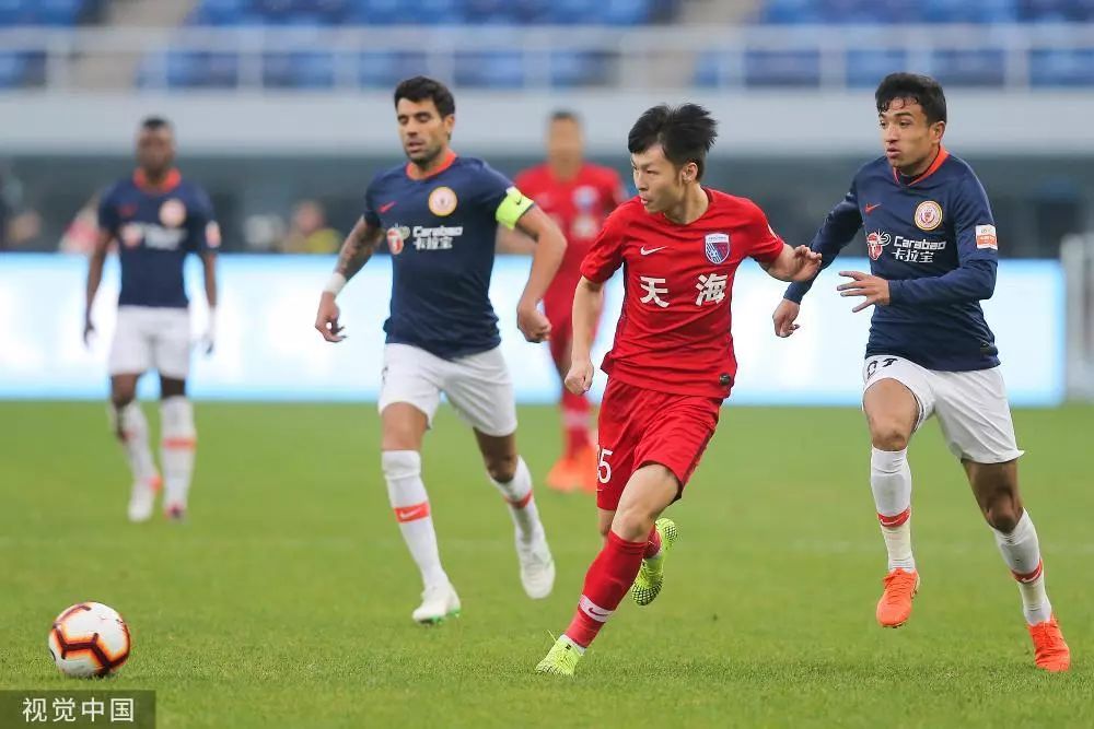 包含球队战绩不佳引发换帅传闻，教练命运悬而未决的词条