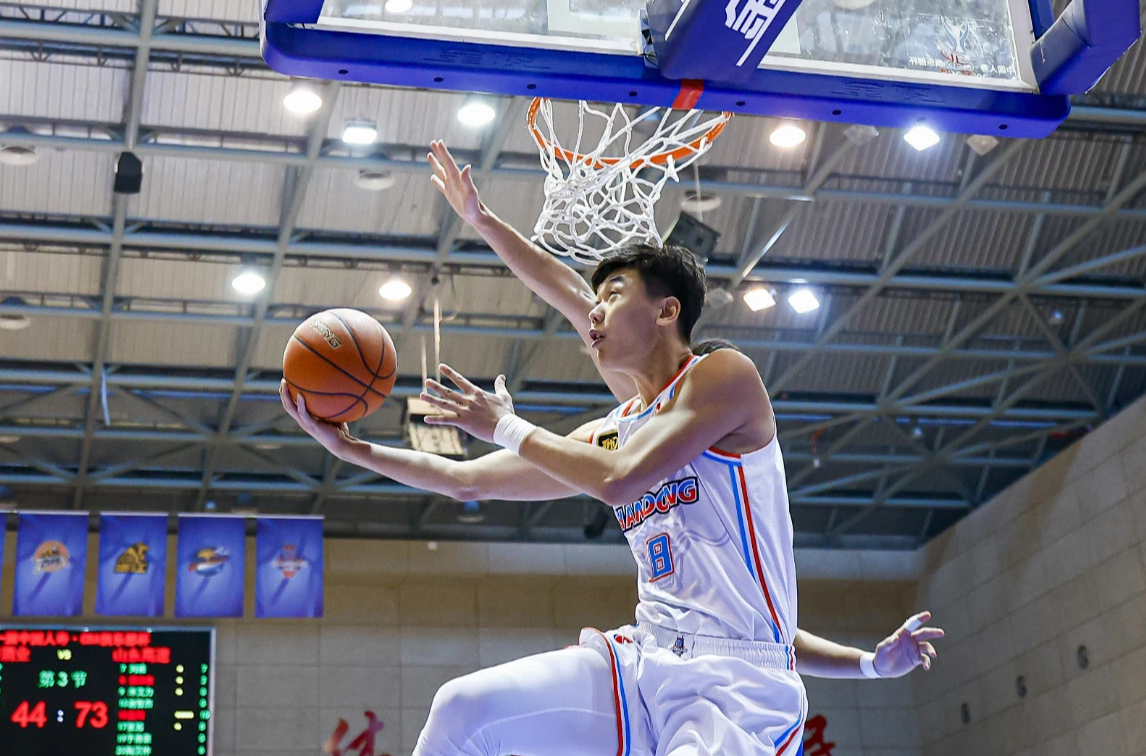 山东男篮迎战强敌，继续征战