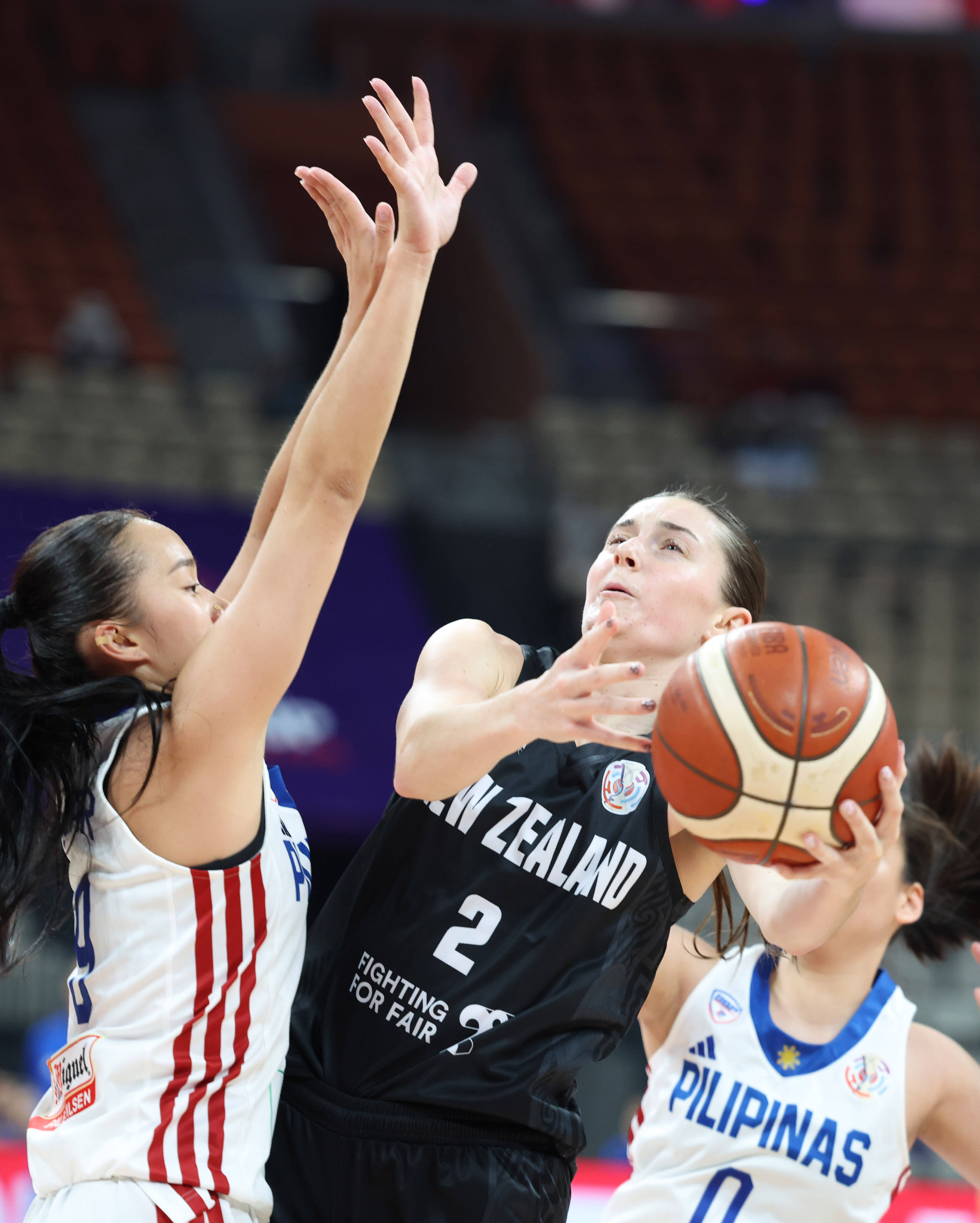 关于新晋球员在国际级篮赛事上崭露头角的信息 关于新晋球员在国际级篮赛事上崭露头角的信息