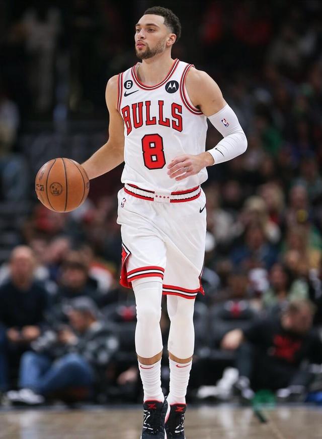 关于辽宁队完胜骑士，拉文刷新纪录的信息