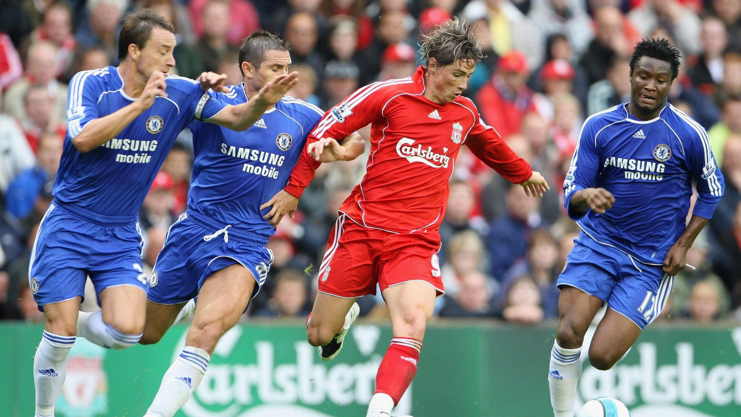 绿茵场上的颠覆者，卢卡库关键时刻站出来，墨西哥新星斩落曼城巨人