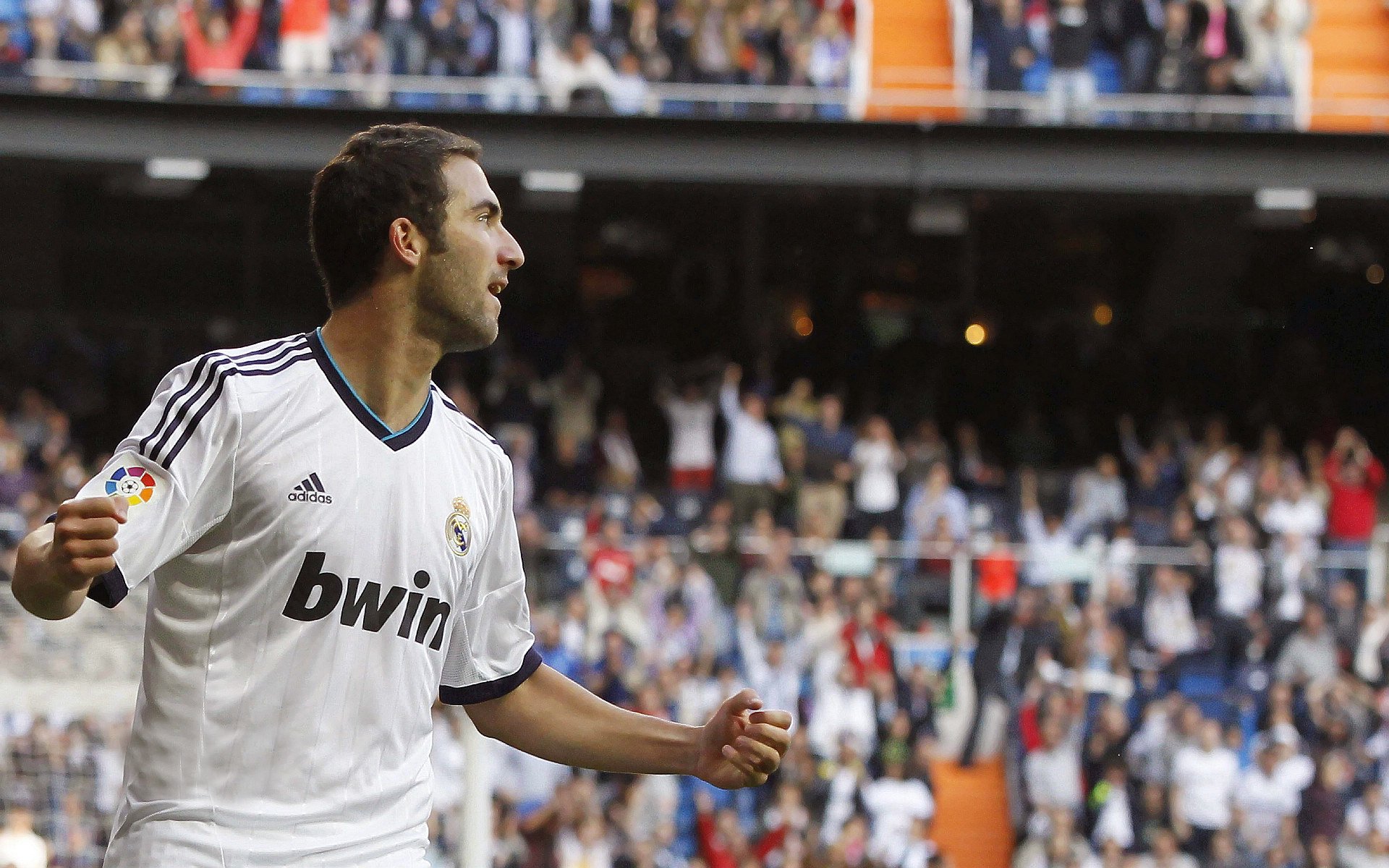 马刺狂胜国王显团队锋芒，字母哥年度焦点战诠释统治力