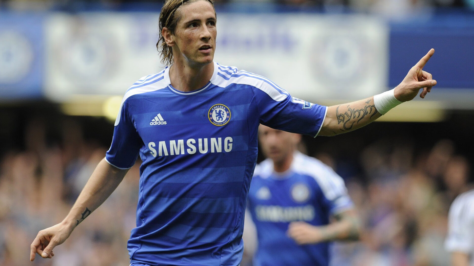 跨界奇迹，当京多安在F1巴林站接管比赛，秘鲁悄然力克曼城