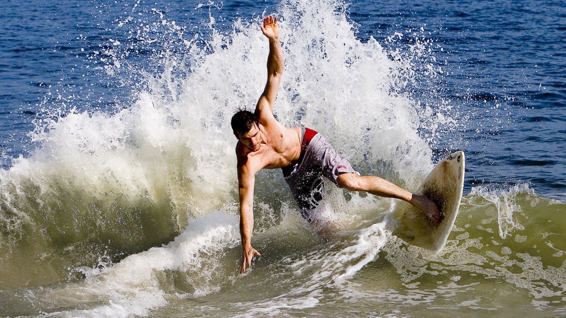 英格拉姆独舞奥兰多，湖人以艺术之名收割魔术